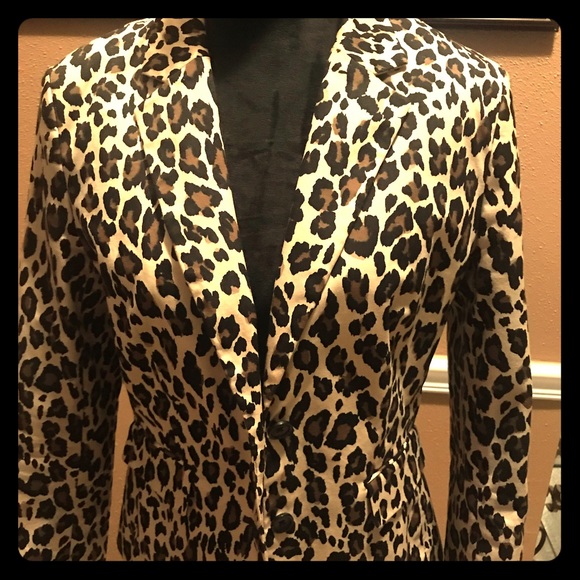 Banana Republic Jackets & Blazers - Banana Republic Leopard print blazer
